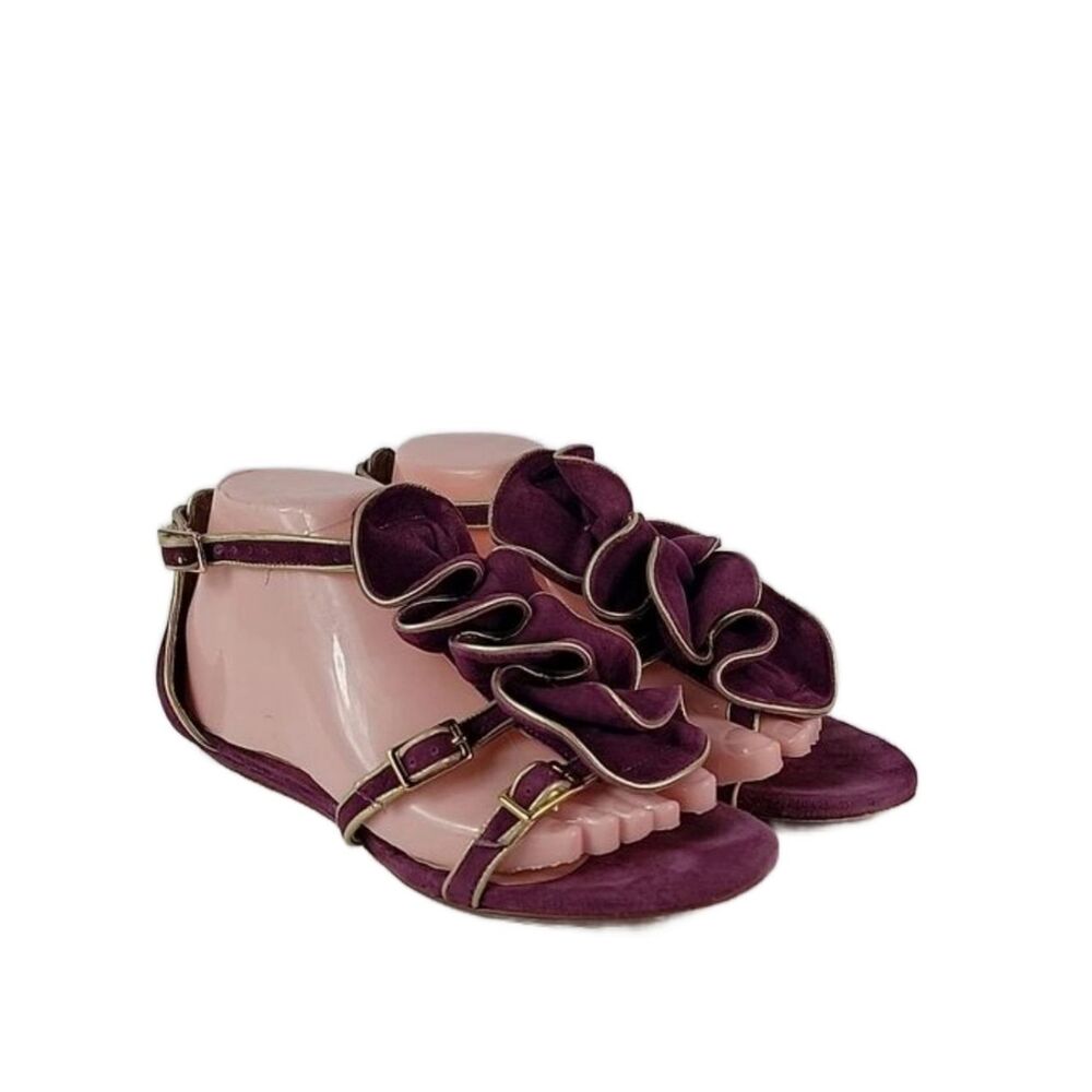 Pour la victoire Suede Leather Women’s Flat Sandals